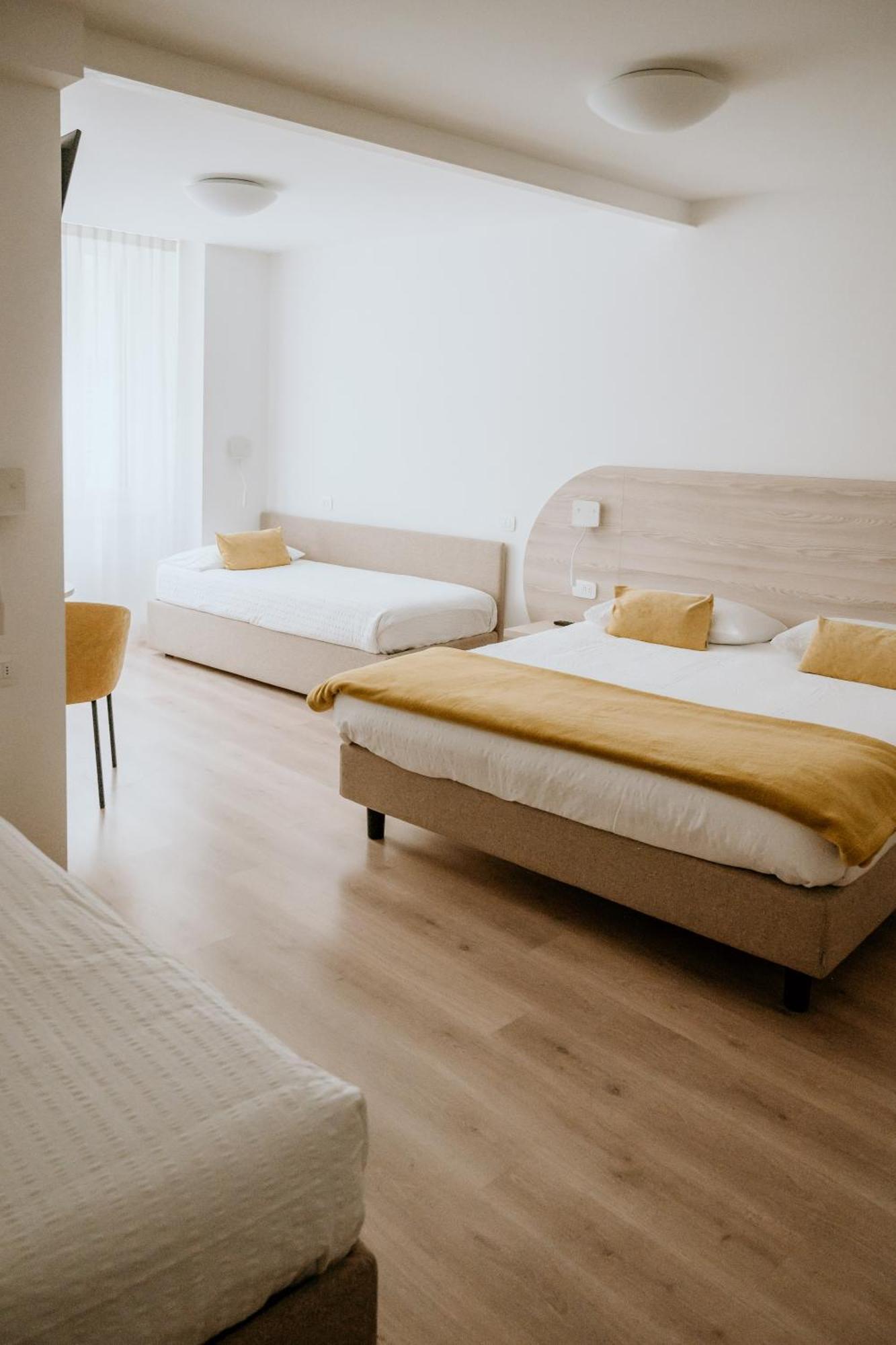 Hotel Venezia Тренто Экстерьер фото