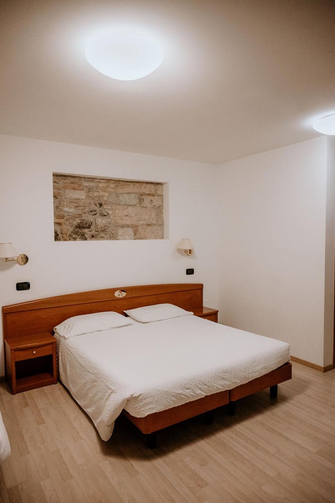 Hotel Venezia Тренто Экстерьер фото