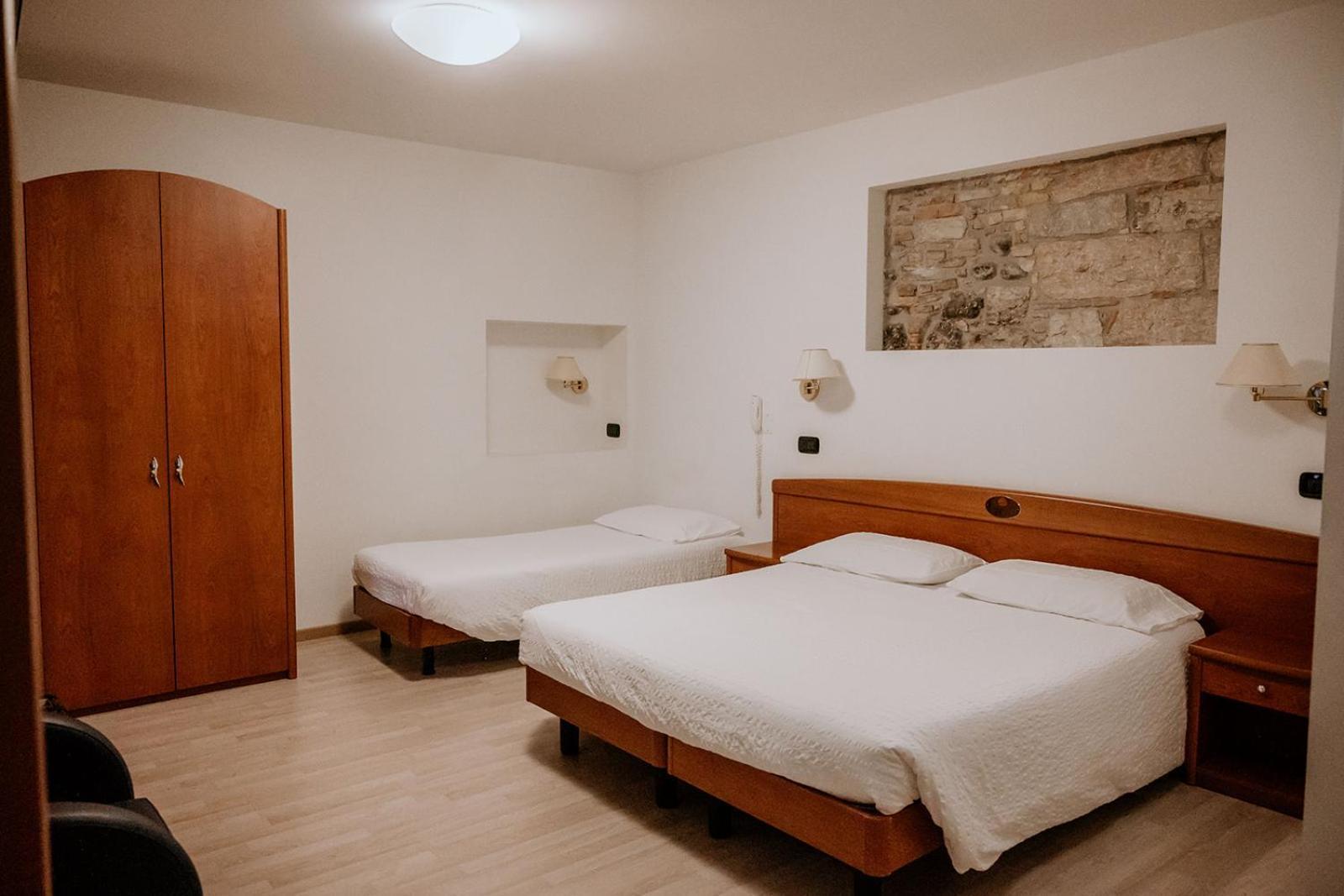 Hotel Venezia Тренто Экстерьер фото
